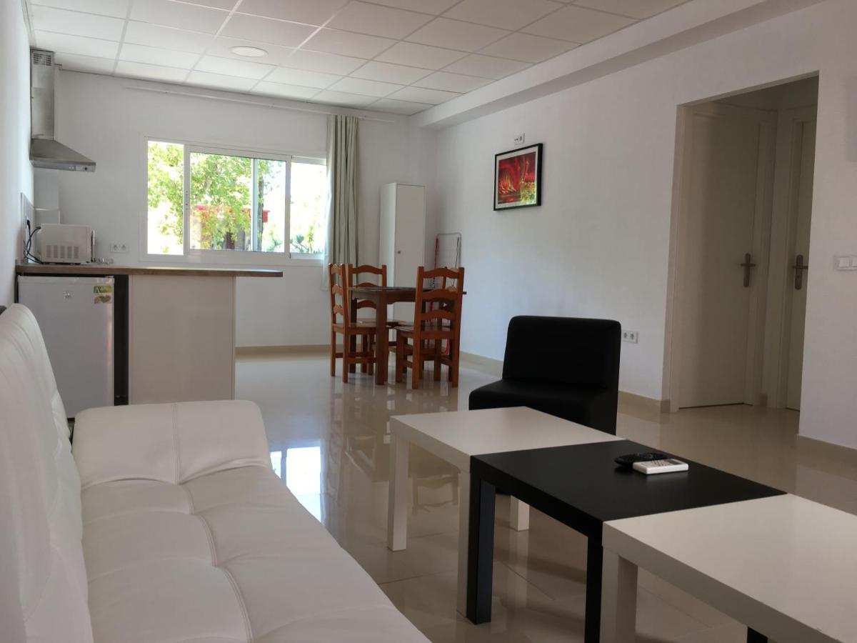 Apartamentos Carmen Teresa Torremolinos Luaran gambar