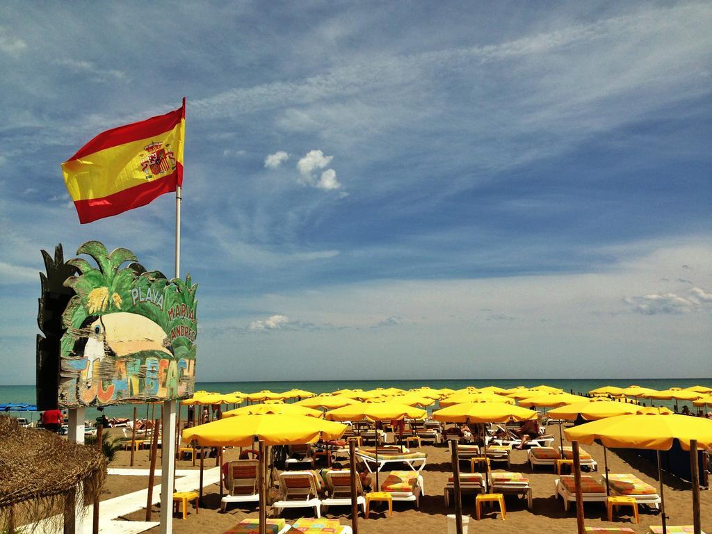 Apartamentos Carmen Teresa Torremolinos Luaran gambar