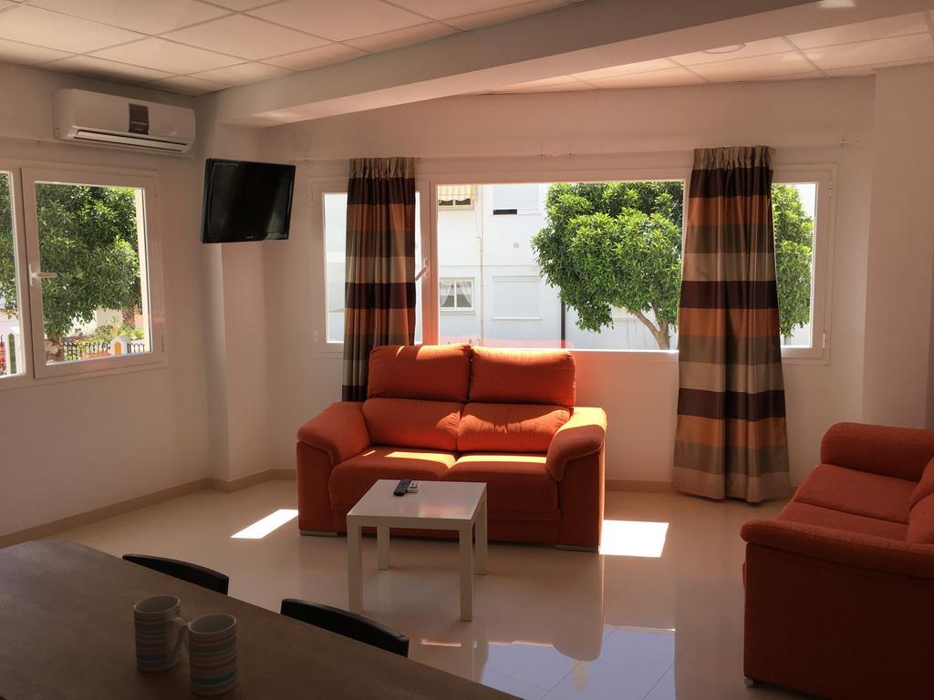 Apartamentos Carmen Teresa Torremolinos Luaran gambar
